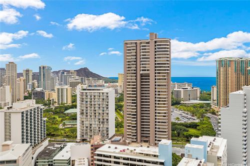 3003-400 Hobron Ln, Honolulu, HI, 96815-1207 | Card Image