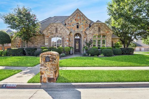 8600 Foxwood Dr, North Richland Hills, TX, 76182-8473 | Card Image