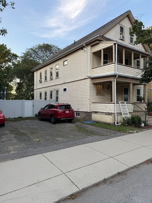 453 Huron Ave, Cambridge, MA, 02138-2129 | Card Image