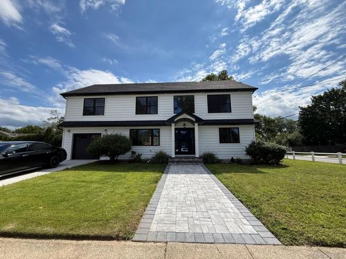 438 Von Elm Ave, East Meadow, NY, 11554-3824 | Card Image