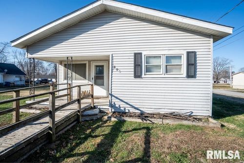 803 S Cockrum St, Sesser, IL, 62884-2036 | Card Image