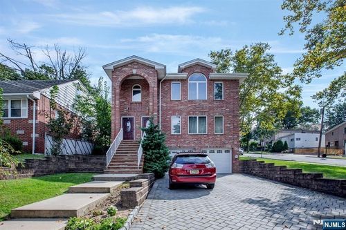 470 Chestnut St, Ridgefield, NJ, 07657-2640 | Card Image