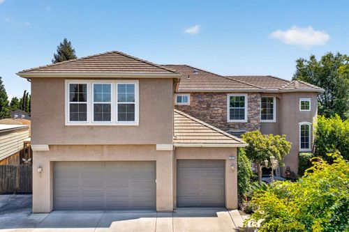 3084 Rall Ave, Clovis, CA, 93619-9216 | Card Image