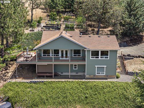 9860 S Bank Dr, Roseburg, OR, 97470 | Card Image