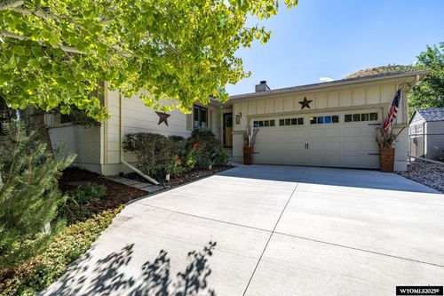 250 Columbine Dr, Casper, WY, 82604-3942 | Card Image