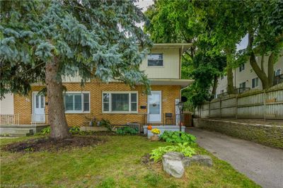 309 Spadina Rd E, House other with 3 bedrooms, 1 bathrooms and 4 parking in Kitchener ON | Image 1