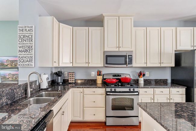 45955 Grammercy Ter, Townhouse with 3 bedrooms, 3 bathrooms and null parking in STERLING VA | Image 13