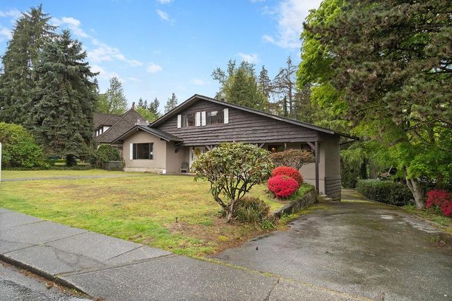 6259 Buckingham Drive, House other with 5 bedrooms, 4 bathrooms and 6 parking in Burnaby BC | Image 2