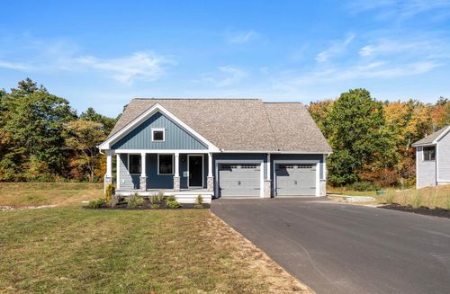 20 Edgewater Dr, Brentwood, NH, 03833-4444 | Card Image