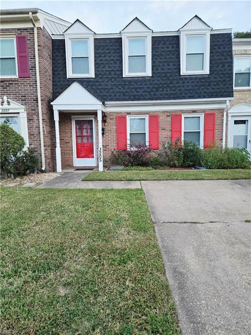 3205 Clover Hill Dr, Portsmouth, VA, 23703-4105 | Card Image