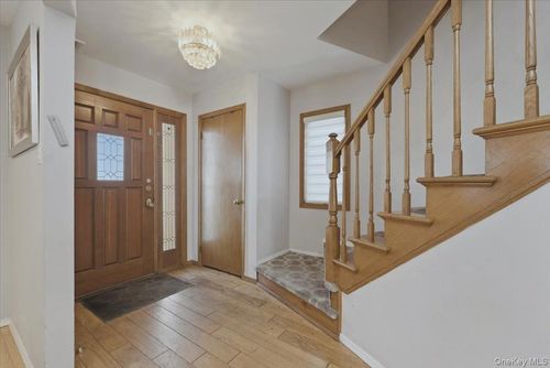 151 Wanser, Hempstead, NY, 11096 | Card Image