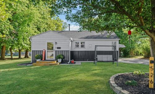 526 S Wood St, Gibson City, IL, 60936-1828 | Card Image