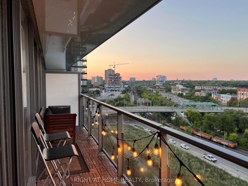 905-32 Trolley Cres, Toronto, ON, M5A0E8 | Card Image