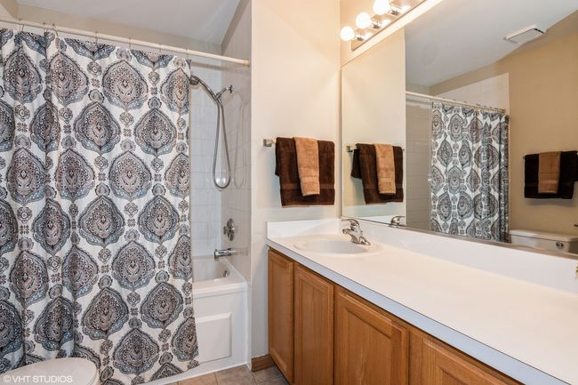 139 Millers Xing, Townhouse with 2 bedrooms, 3 bathrooms and 2 parking in Itasca IL | Image 14