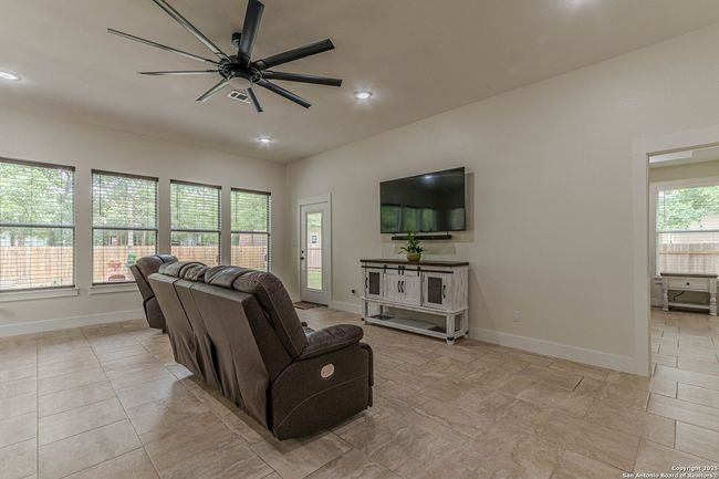 114 Mokukua Lane, House other with 3 bedrooms, 3 bathrooms and null parking in Bastrop TX | Image 13