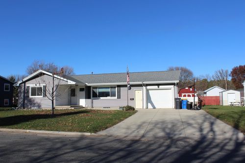 318 4th St Nw, Blooming Prairie, MN, 55917-1131 | Card Image