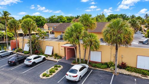 15528 Braemar Ct, Miami Lakes, FL, 33014 | Card Image