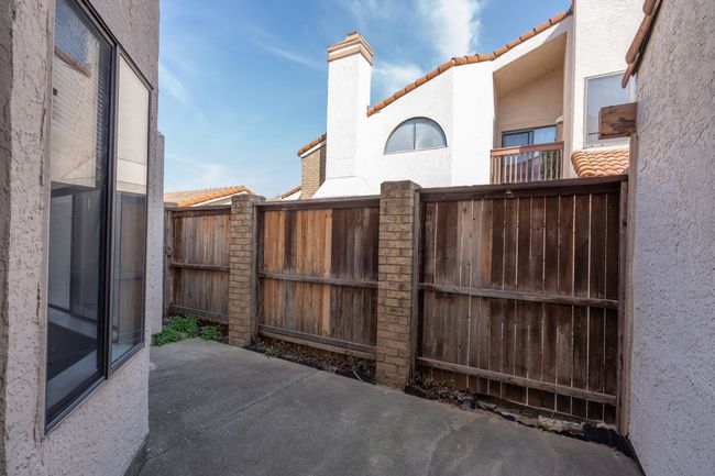 Private patio | Image 26