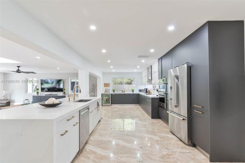 17420 Sw 84th Ct, Palmetto Bay, FL, 33157-6058 | Card Image