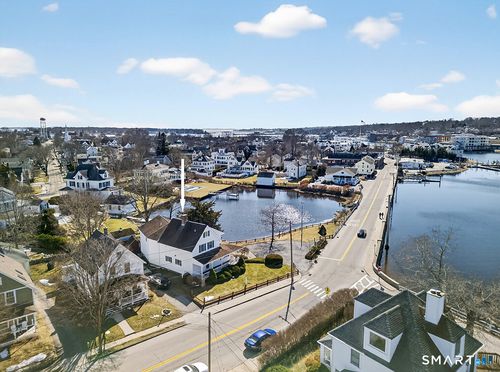 40 Holmes St, Mystic, CT, 06355-2624 | Card Image