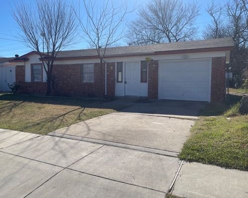 1838 Kent Dr, Arlington, TX, 76010-4632 | Card Image