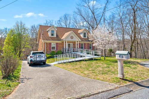 1014 Dominion Dr, Clarksville, TN, 37042-5476 | Card Image