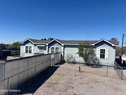 1106 N Tornillo St, Las Cruces, NM, 88001-2275 | Card Image