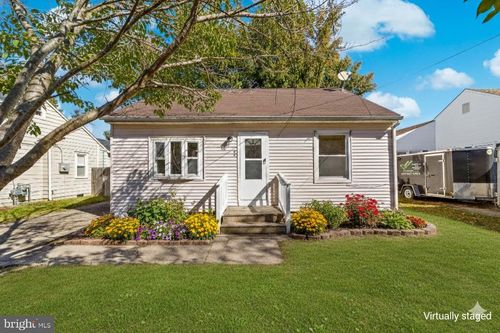 33 Pinewood Ave, CARNEYS POINT, NJ, 08069-2837 | Card Image