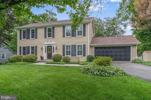 2239 Casemont Dr, Falls Church, VA, 22046-1814 | Card Image