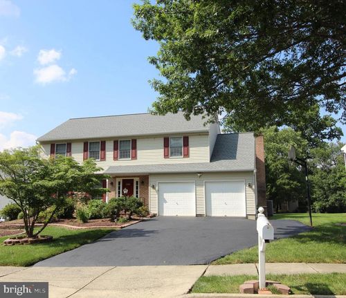 3831 Rotherfield Ln, Chadds Ford, PA, 19317-8925 | Card Image