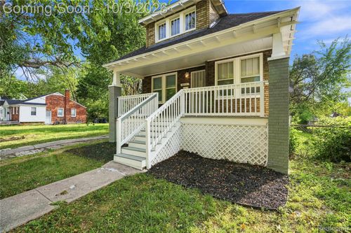 6015 Woodhall St, Detroit, MI, 48224-3823 | Card Image