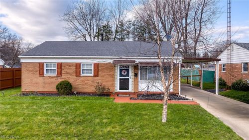 2317 40th St Ne, Canton, OH, 44705-2829 | Card Image