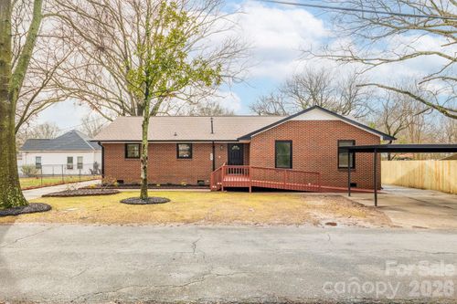 407 Thomas St, Marshville, NC, 28103-1334 | Card Image