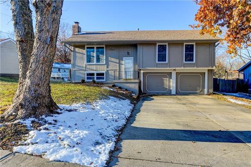 74 Beauregarde Cir, Liberty, MO, 64068-2703 | Card Image