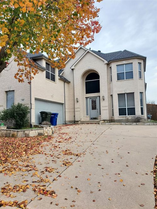 1521 Parkwood Dr, Carrollton, TX, 75007-6072 | Card Image