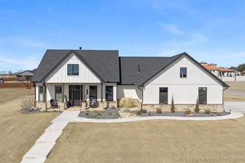 4101 Meadowlark Dr, Ardmore, OK, 73401-5868 | Card Image