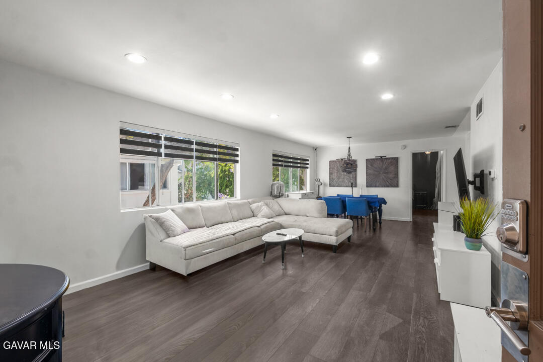 Residential in Tarzana 4