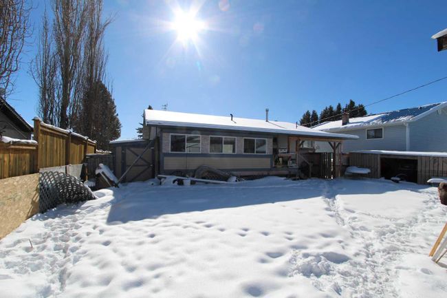 5112 51 Avenue, Home with 2 bedrooms, 1 bathrooms and 2 parking in Caroline AB | Image 25