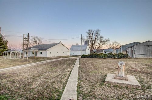 1341 Schleeper Ln, Golden Eagle, IL, 62036-2216 | Card Image