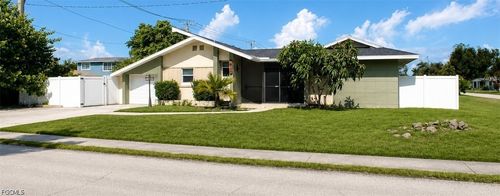 8512 Chatham St, Fort Myers, FL, 33907-4110 | Card Image