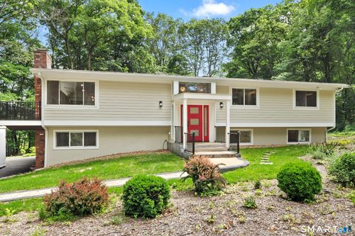 17 Nutmeg Dr, Greenwich, CT, 06831-3211 | Card Image