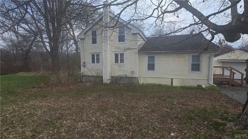 7821 Bull St, Bridgeport, NY, 13030-8421 | Card Image