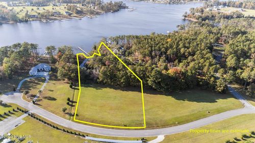 572 Dawson Creek Blvd, Oriental, NC, 28571 | Card Image