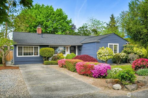 8627 34th Ave Sw, Seattle, WA, 98126-3724 | Card Image