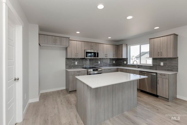 5302 E Burnte Peak St, House other with 4 bedrooms, 3 bathrooms and 3 parking in Nampa ID | Image 4