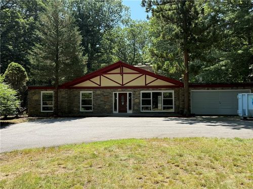 15 Forest Ln, East Greenwich, RI, 02818-1015 | Card Image