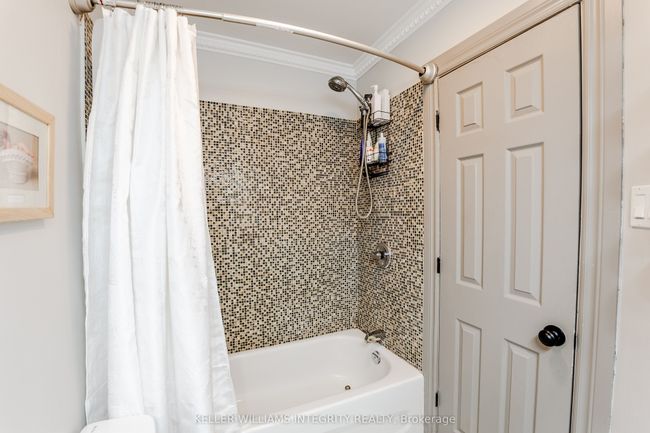 718 Glengarry Blvd, House attached with 3 bedrooms, 2 bathrooms and 2 parking in Cornwall ON | Image 21