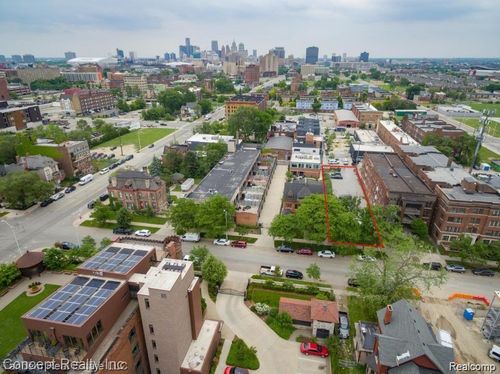 655 W Alexandrine St, Detroit, MI, 48201-1633 | Card Image