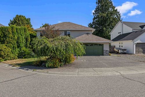 44637 Cumberland Ave, Chilliwack, BC, V2R3B6 | Card Image