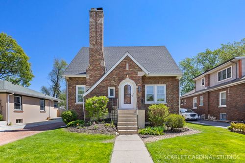 153 S Lombard Ave, Lombard, IL, 60148-2749 | Card Image